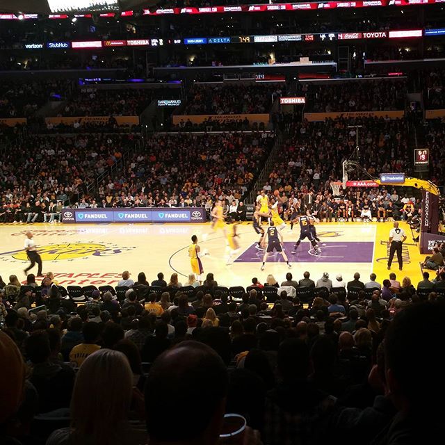 Courtside + 18 with my brother @lockooooo #LA #lakeshow #bucketlist #lakers #LosAngeles #310